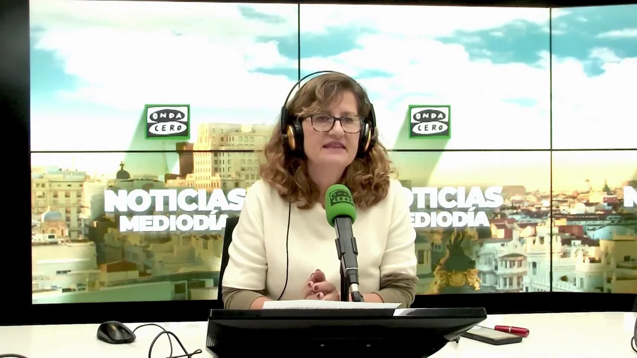 Elena Gijón: "El rey ha cumplido a la perfección con su papel institucional" Elena Gijón: "El rey ha cumplido a la perfección con su papel institucional"