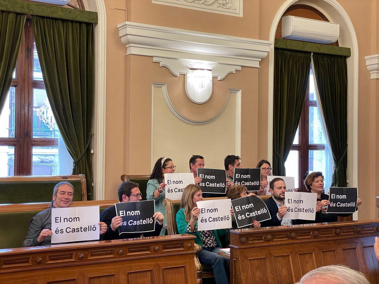 El Ayuntamiento de Castellón inicia el procedimiento para el cambio de nombre de la ciudad a la forma bilingüe El Ayuntamiento de Castellón inicia el procedimiento para el cambio de nombre de la ciudad a la forma bilingüe