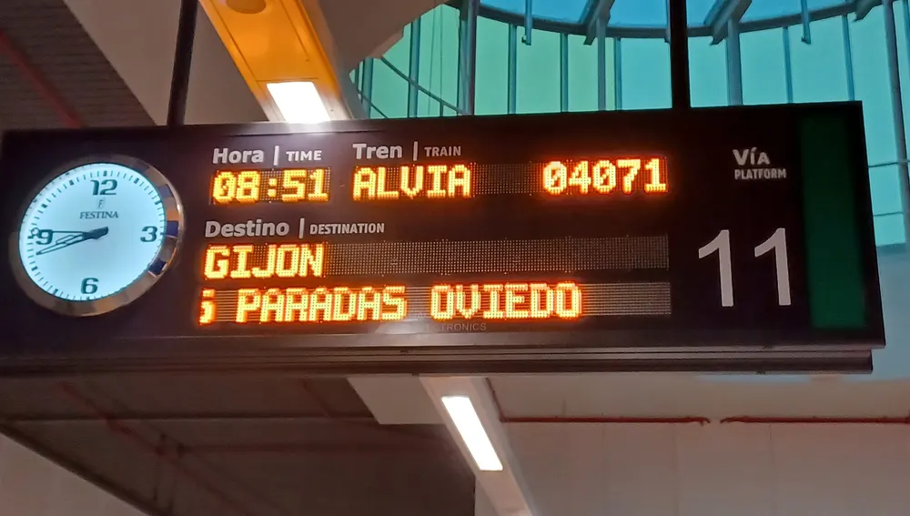 Primer viaje del tren comercial entre Madrid y Asturias