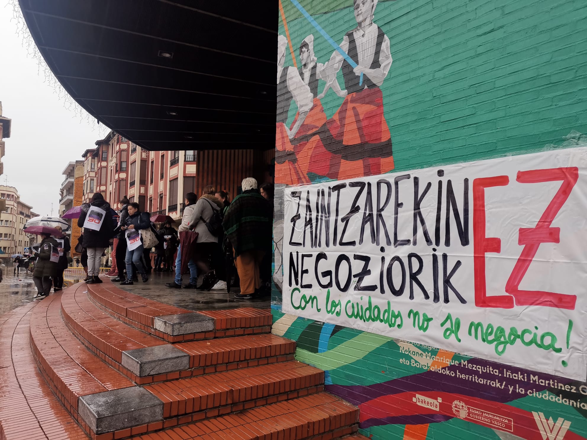 Huelga feminista en Euskadi en demanda de un modelo público de cuidados Huelga feminista en Euskadi en demanda de un modelo público de cuidados