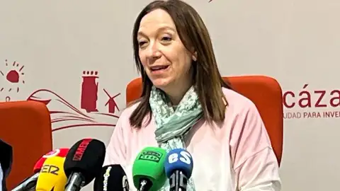 Rosa Melchor, sonriendo en una presentación navideña Rosa Melchor, sonriendo en una presentación navideña