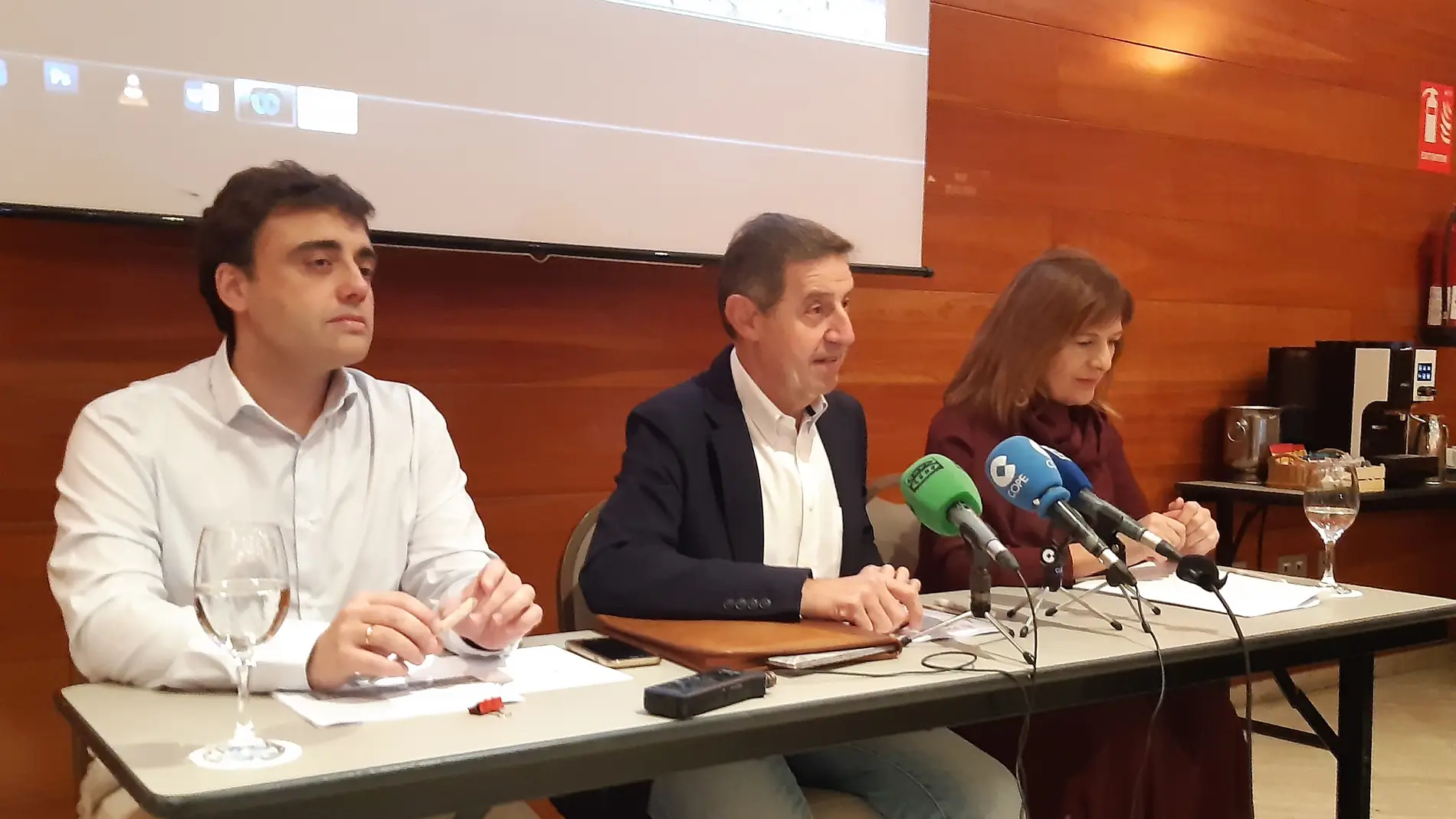 Llaneza (PSOE) demanda más "ambición" al PP para frenar el retroceso del empleo en Oviedo