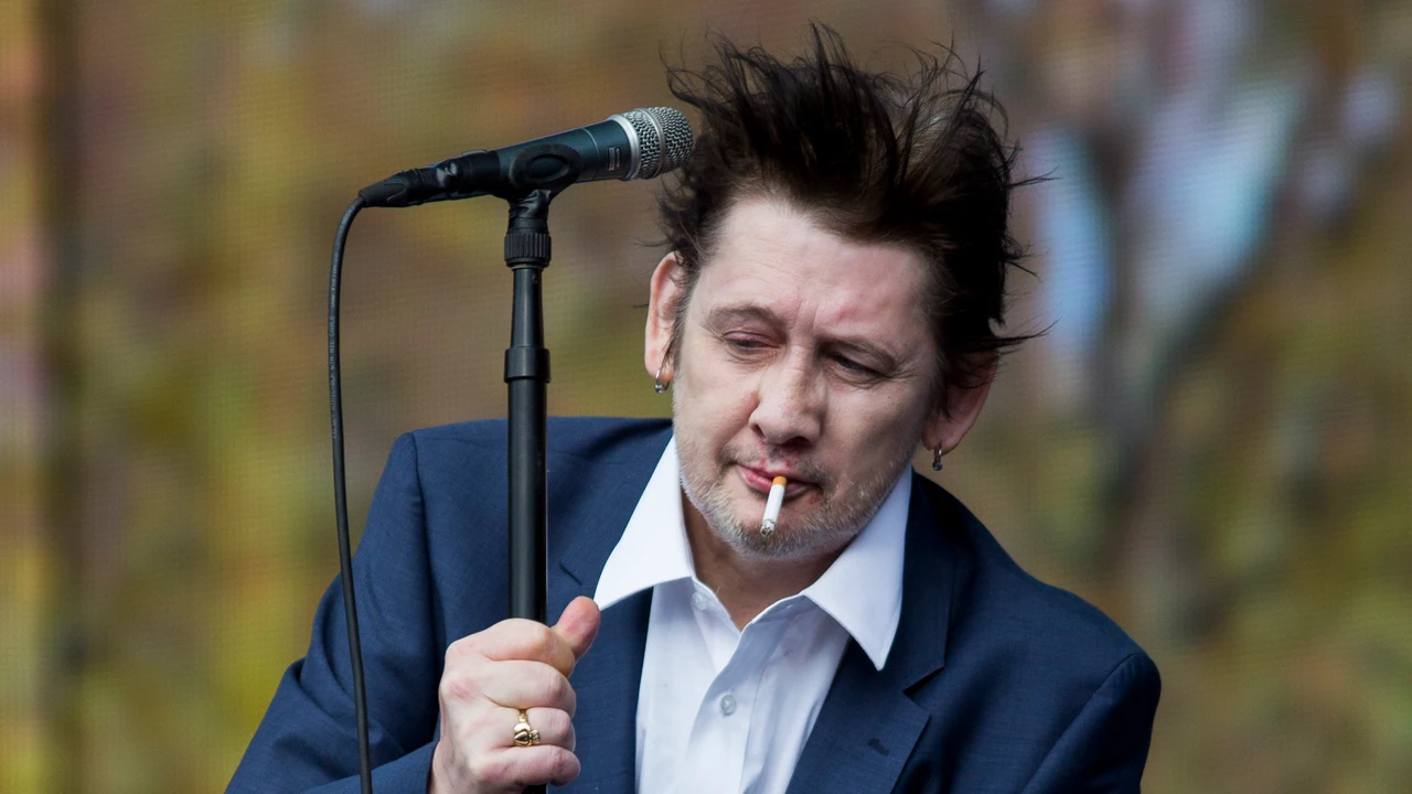 El icónico cantante de The Pogues, Shane Macgowan, muere a los 65 años