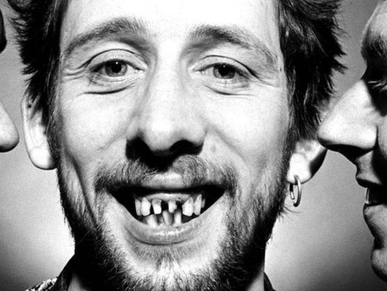 Shane MacGowan: una vida al límite al servicio del punk, la cultura de taberna e Irlanda Shane MacGowan: una vida al límite al servicio del punk, la cultura de taberna e Irlanda