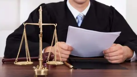 Los abogados y procuradores del turno de oficio secundan una huelga indefinida Los abogados y procuradores del turno de oficio secundan una huelga indefinida