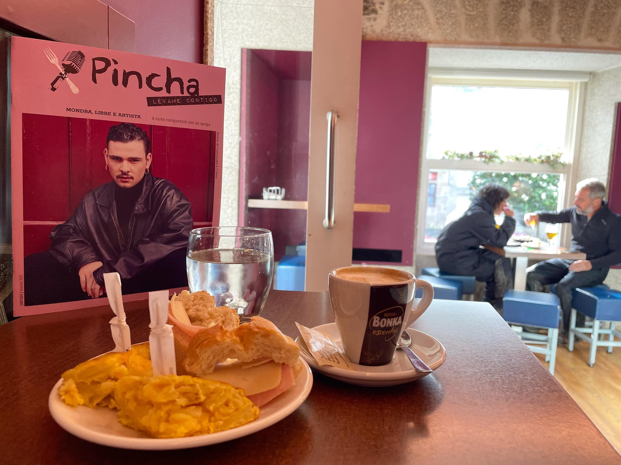 Pinchamos gastro-cultura e Nadal con Rebeca Munín en Compostela Pinchamos gastro-cultura e Nadal con Rebeca Munín en Compostela