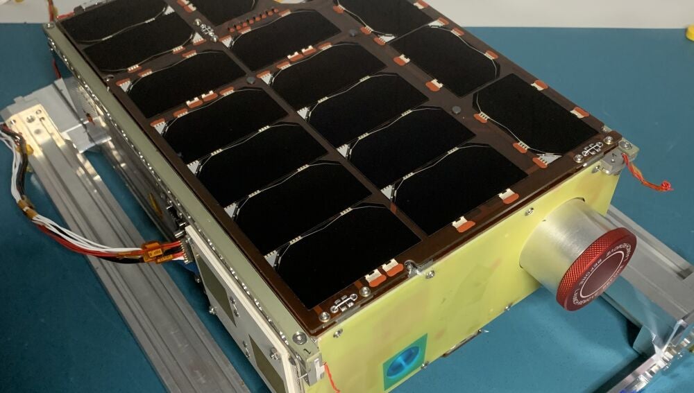Imagen del ALISIO - 1, satélite que utiliza tecnología desarrollada por el IAC en Canarias