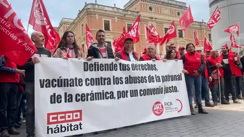 Más de 300 trabajadores se movilizan ante el "bloqueo" en el convenio colectivo Más de 300 trabajadores se movilizan ante el "bloqueo" en el convenio colectivo
