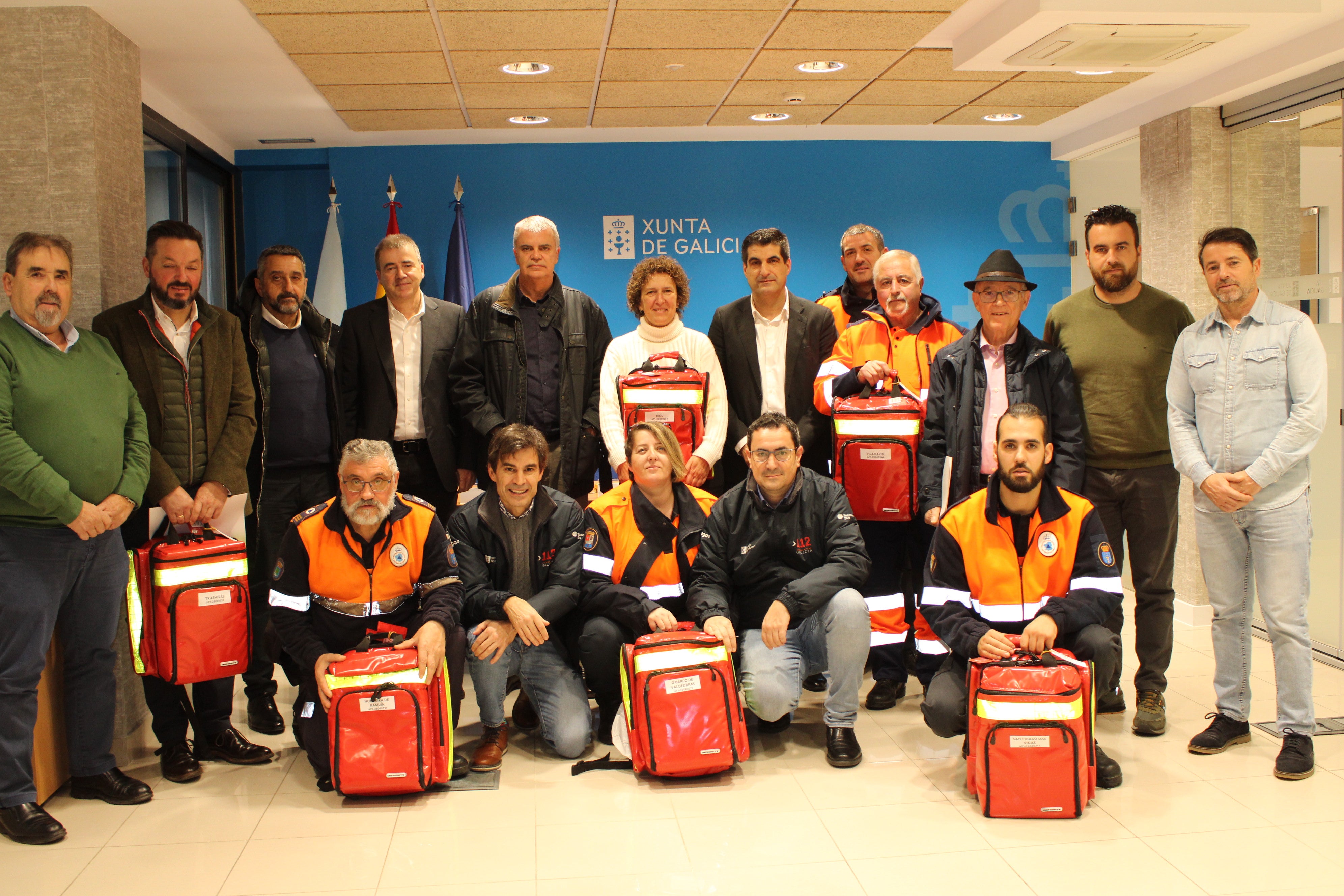 A Xunta entrega desfibriladores a seis concellos ourensanos A Xunta entrega desfibriladores a seis concellos ourensanos