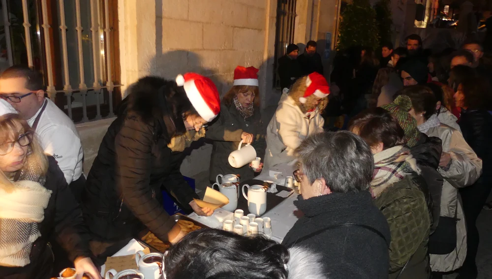 La chocolatada solidaria congregó en 2021 a 400 personas La chocolatada solidaria congregó en 2021 a 400 personas