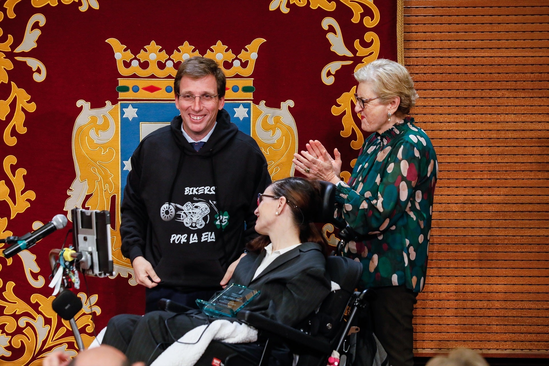 Madrid reconoce a Madrid Talento por impulsar la primera promoción de funcionarios con discapacidad intelectual y a Raquel Estúñiga, por visibilizar la ELA en su podcast Madrid reconoce a Madrid Talento por impulsar la primera promoción de funcionarios con discapacidad intelectual y a Raquel Estúñiga, por visibilizar la ELA en su podcast