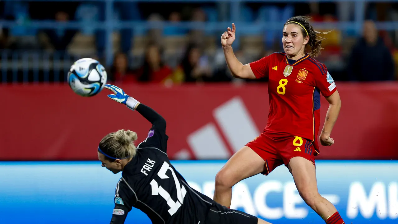 España remonta a Suecia a lo campeonas