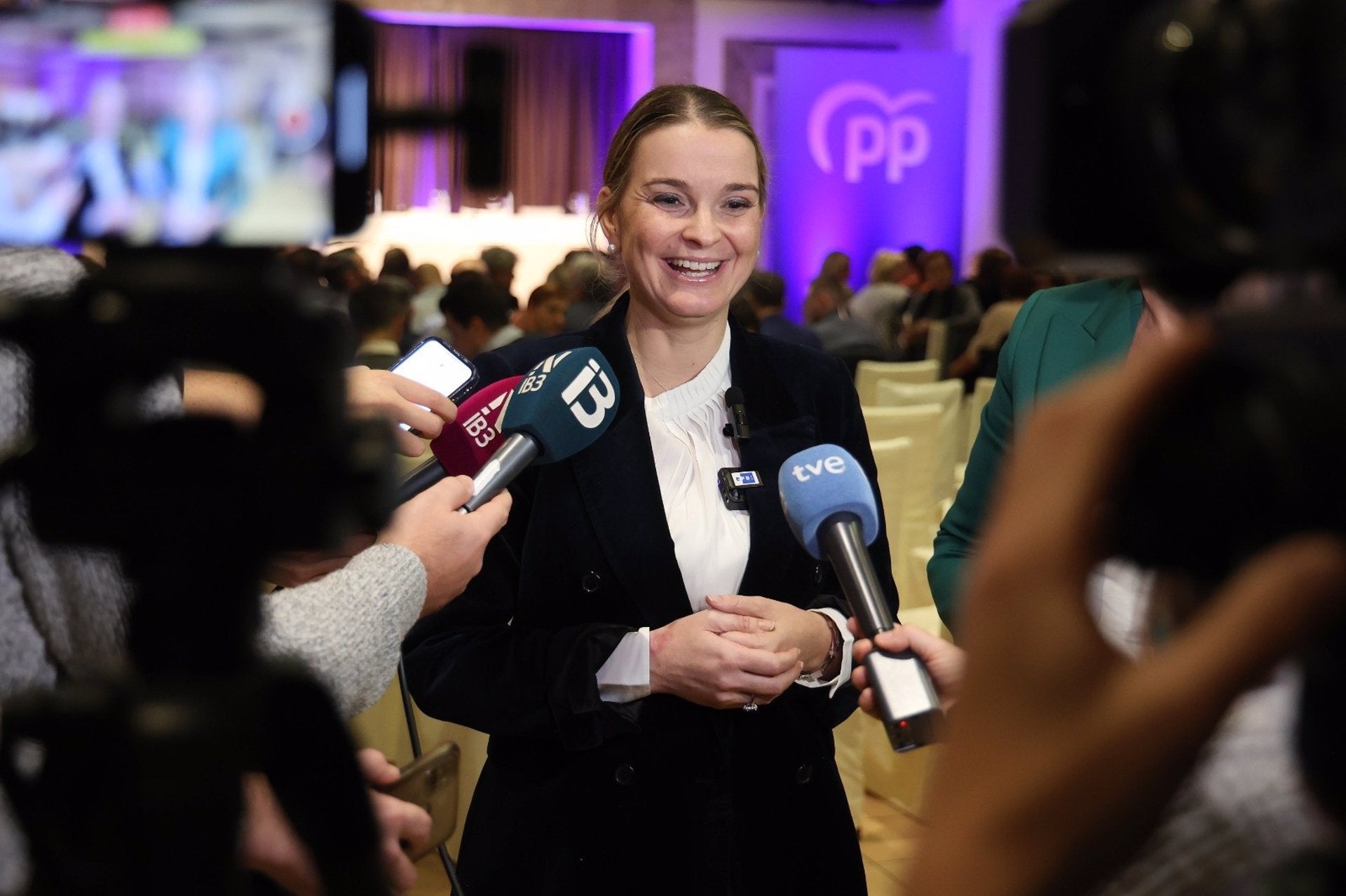 Prohens confía en que la relación entre PP y Vox en Baleares "continúe igual", tras la amenaza de Abascal Prohens confía en que la relación entre PP y Vox en Baleares "continúe igual", tras la amenaza de Abascal