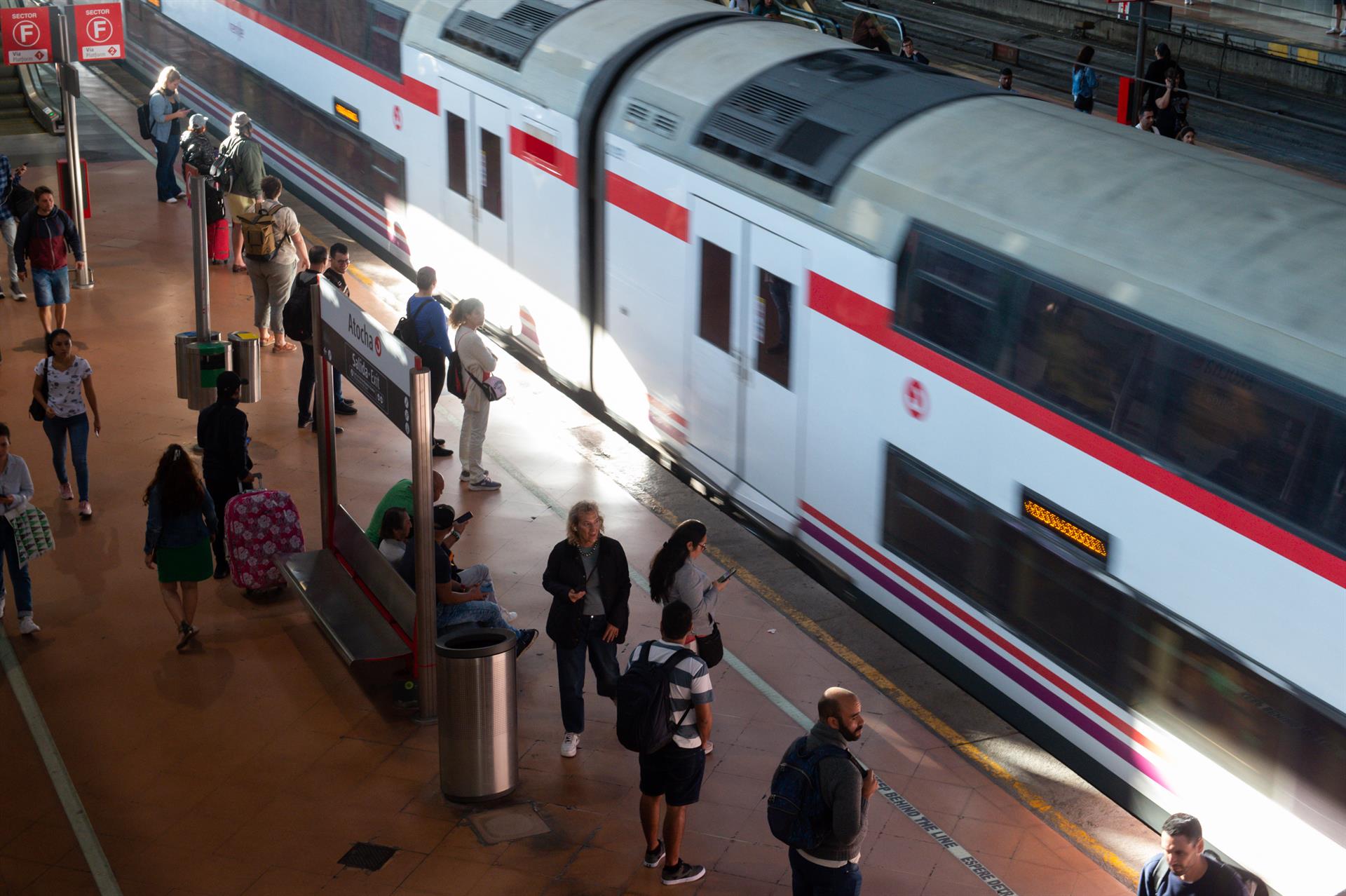 El descarrilamiento en el túnel de Recoletos afecta a trenes con origen y destino en Extremadura El descarrilamiento en el túnel de Recoletos afecta a trenes con origen y destino en Extremadura