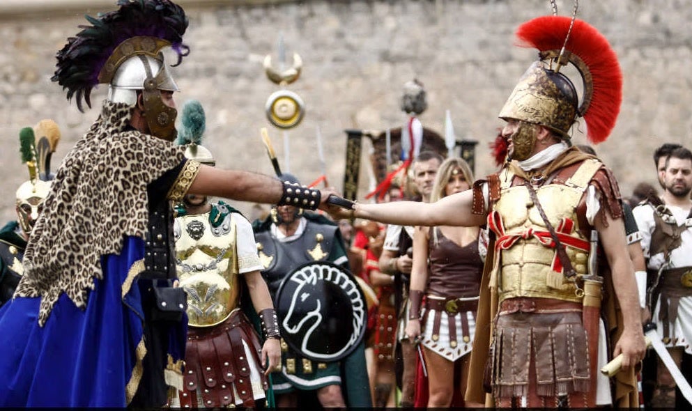 Los romanos y cartagineses desfilarán mañana en Alicante en la entrada mora y cristiana Los romanos y cartagineses desfilarán mañana en Alicante en la entrada mora y cristiana