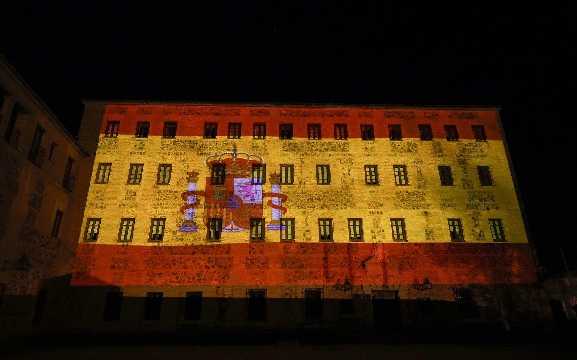 Una bandera de España virtual ondeará en la fachada de las Cortes en Toledo Una bandera de España virtual ondeará en la fachada de las Cortes en Toledo