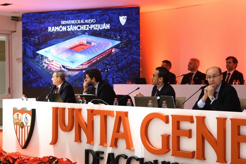 Del Nido, Del Nido y Castro... ¿alguien da más? Del Nido, Del Nido y Castro... ¿alguien da más?