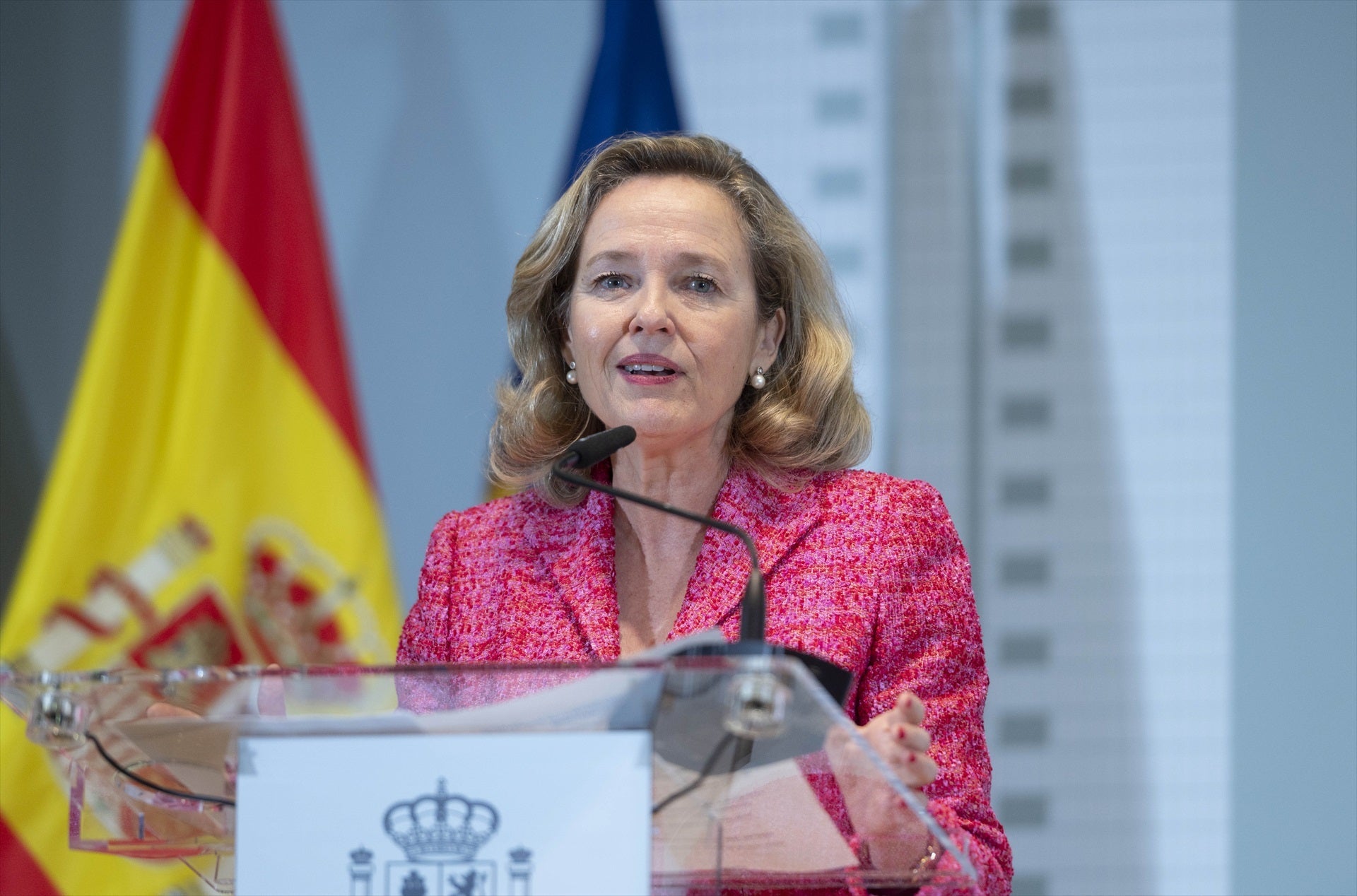 Calviño confía en cerrar la reforma de las reglas fiscales con una propuesta que considera "equilibrada" Calviño confía en cerrar la reforma de las reglas fiscales con una propuesta que considera "equilibrada"
