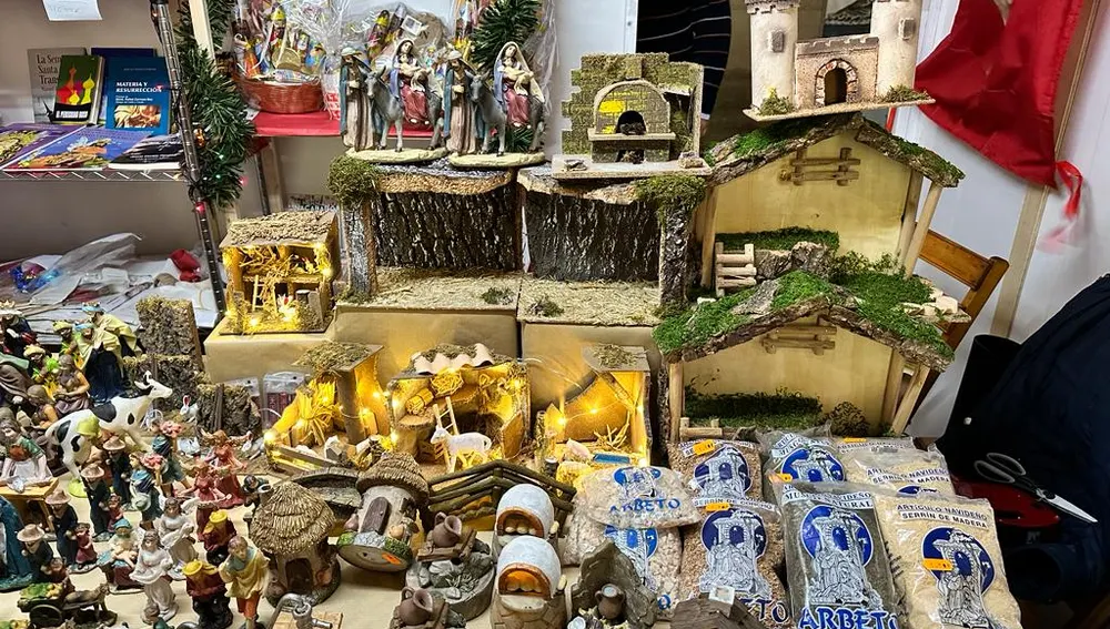 Puesto de comercial 'Arte Sacro' en el mercadillo navideño de Ceuta