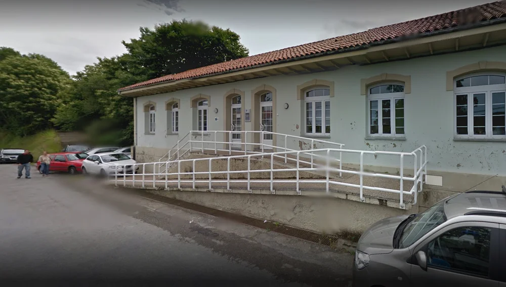 Los vecinos de San Martín de Luiña se vuelven a concentrar seis meses sin consultorio. Los vecinos de San Martín de Luiña se vuelven a concentrar seis meses sin consultorio.