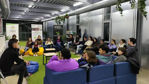Una veintena de jóvenes extremeños reciben formación para trabajar en organismos multilaterales Una veintena de jóvenes extremeños reciben formación para trabajar en organismos multilaterales
