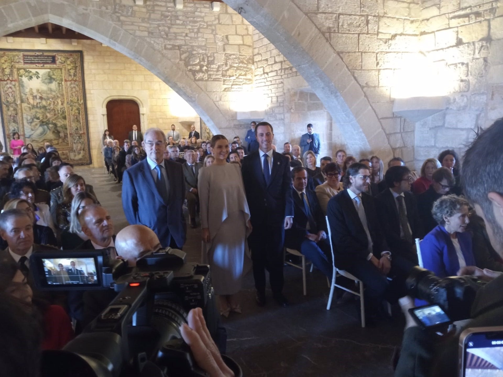La bronca política entre derecha e izquierda también se traslada al acto conmemorativo de la Constitución en Palma La bronca política entre derecha e izquierda también se traslada al acto conmemorativo de la Constitución en Palma