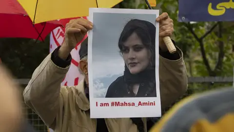 Imagen de archivo de una protesta por la muerte de la joven iraní Mahsa Amini Imagen de archivo de una protesta por la muerte de la joven iraní Mahsa Amini