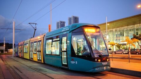 Imagen de archivo del Tranv&iacute;a de Tenerife