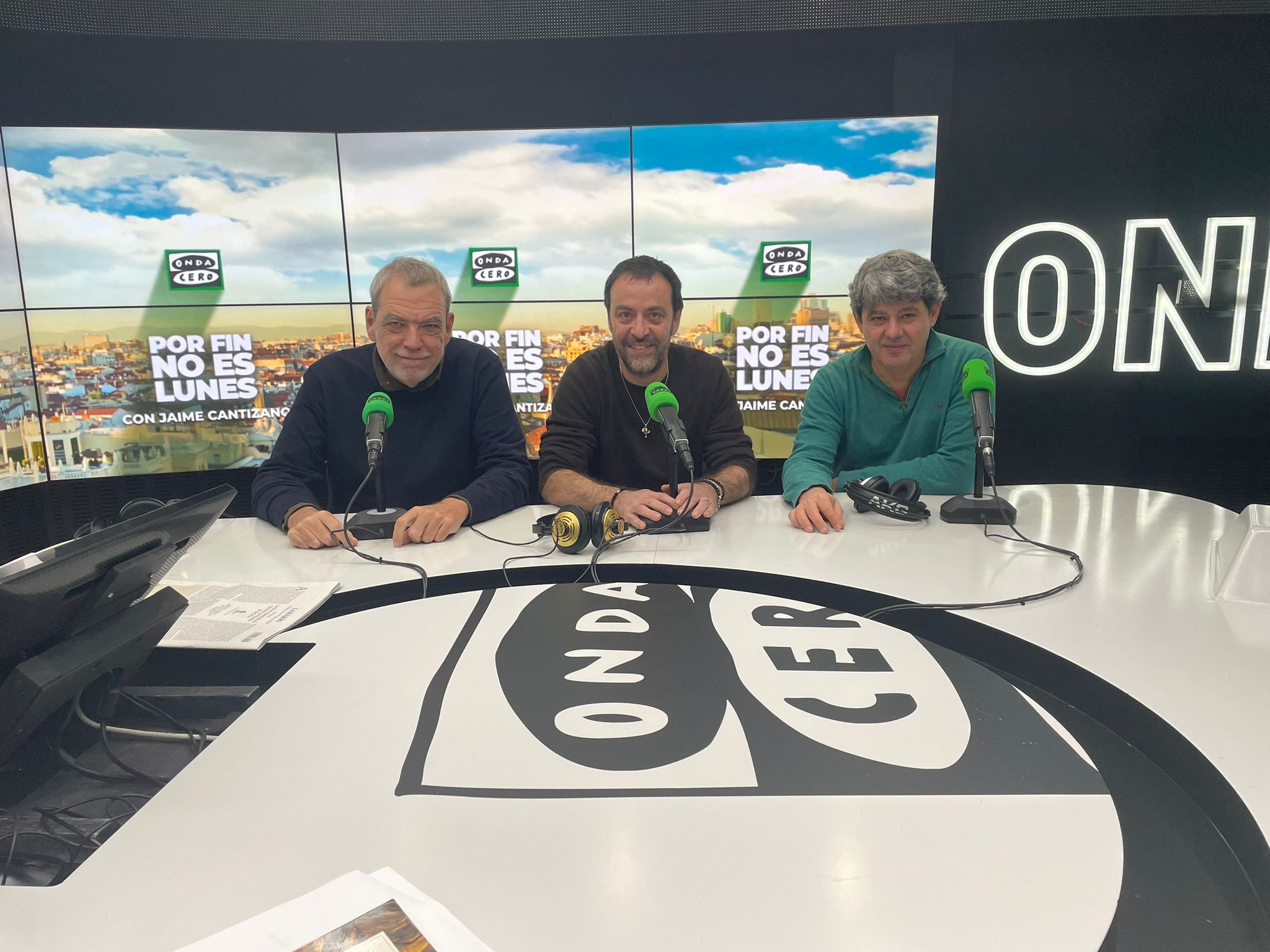 Jorge Díaz, Agustín Martínez y Antonio Mercero: "'El infierno' tiene alguna de las escenas más estremecedoras que ha escrito Carmen Mola" Jorge Díaz, Agustín Martínez y Antonio Mercero: "'El infierno' tiene alguna de las escenas más estremecedoras que ha escrito Carmen Mola"