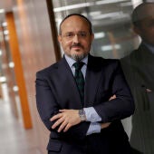 El presidente del PP de Cataluña, Alejandro Fernández, durante una entrevista con EFE