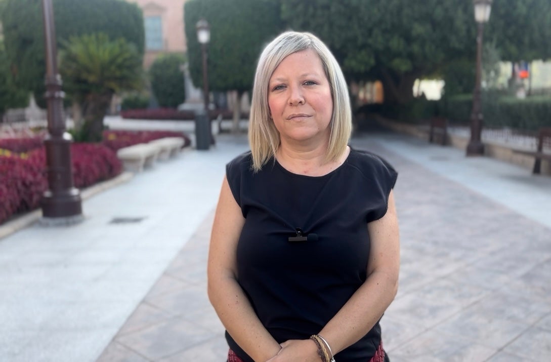 El PSOE en Murcia exige que se retire la frase del videomapping: "la Navidad vuelve tras dos años dormida" El PSOE en Murcia exige que se retire la frase del videomapping: "la Navidad vuelve tras dos años dormida"