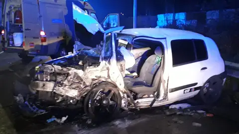 Una herida en una colisión frontal en Nava Una herida en una colisión frontal en Nava