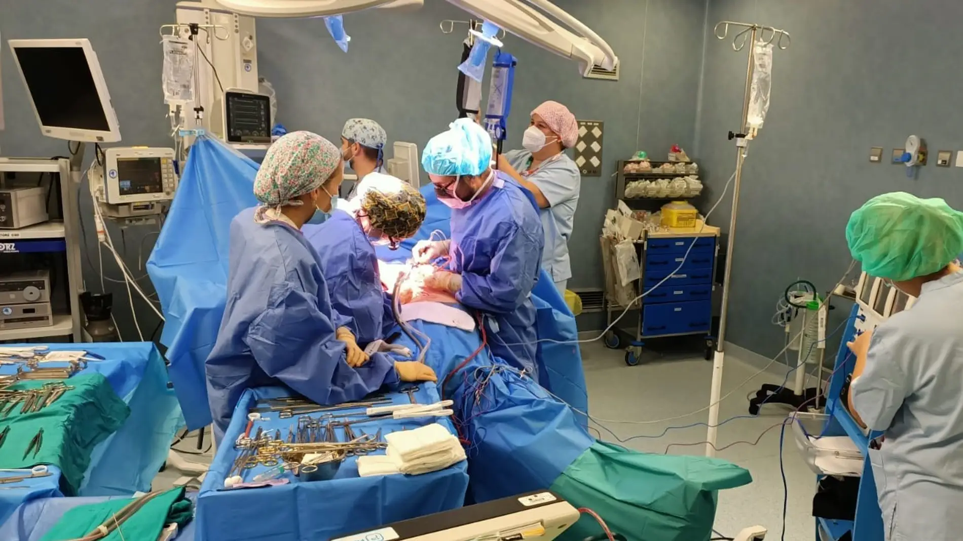 El Hospital de Torrevieja incorpora la cirugía mínimamente invasiva para el tratamientos de la coledocolitiasis 