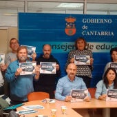 La Junta de Personal Docente de Cantabria se encierra en la consejería de Educación
