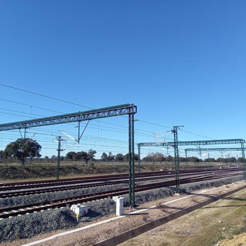 Vía electrificada