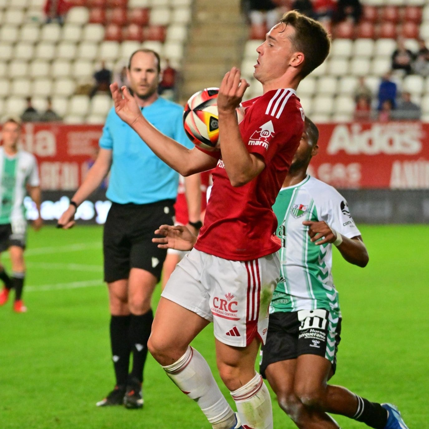 El Real Murcia despide 2023 ante su afición con la obligación de preparar el mercado de fichajes El Real Murcia despide 2023 ante su afición con la obligación de preparar el mercado de fichajes