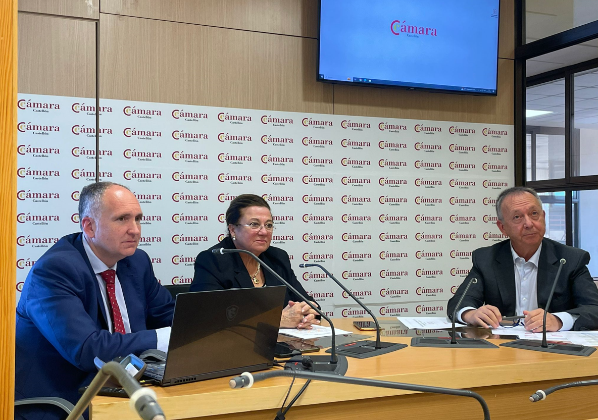 Lola Guillamón pide al Gobierno "responsabilizarse" con la industria cerámica Lola Guillamón pide al Gobierno "responsabilizarse" con la industria cerámica