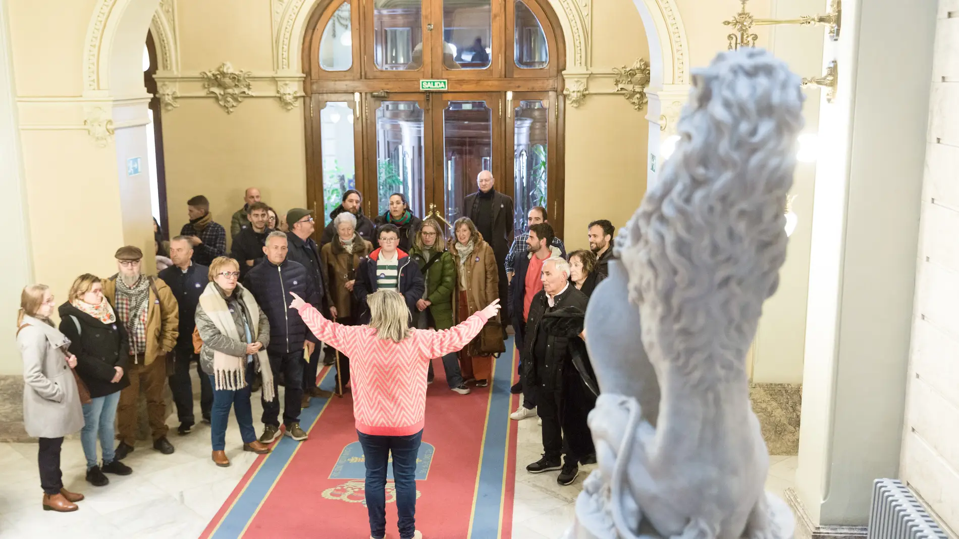Cerca de 3.900 personas visitaron el palacete del parlamento asturiano