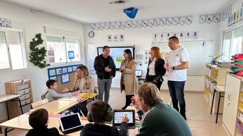  Charo Escrig en el CEIP La Muixara de La Nuc&iacute;a con Bernab&eacute; Cano