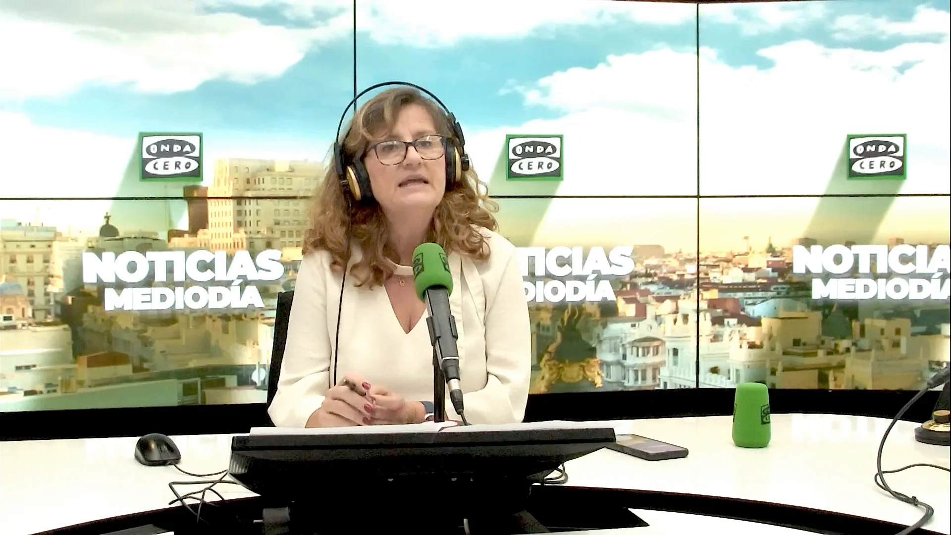Elena Gijón: "Tras cercenar todas las bases del Estado para que Puigdemont esté contento, resulta que no lo está"