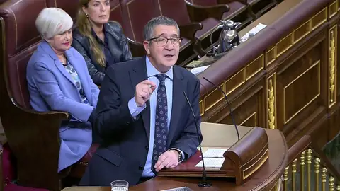 Patxi López defiende la amnistía ante las críticas de la derecha: "Cuanto más nos amenazan, más convencidos estamos" Patxi López defiende la amnistía ante las críticas de la derecha: "Cuanto más nos amenazan, más convencidos estamos"