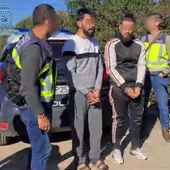 Momento de la detención de los presuntos autores de un intento de homiidio en la calle Nueva de Jerez Momento de la detención de los presuntos autores de un intento de homiidio en la calle Nueva de Jerez