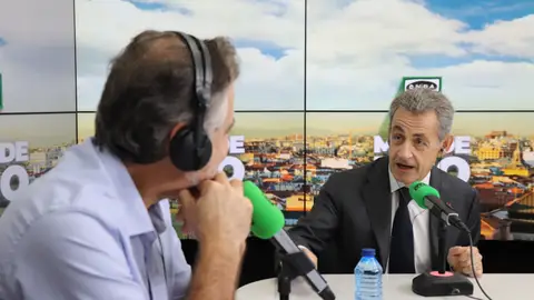 El expresidente de Francia, Nicolas Sarkozy, con Carlos Alsina en 'Más de uno' El expresidente de Francia, Nicolas Sarkozy, con Carlos Alsina en 'Más de uno'