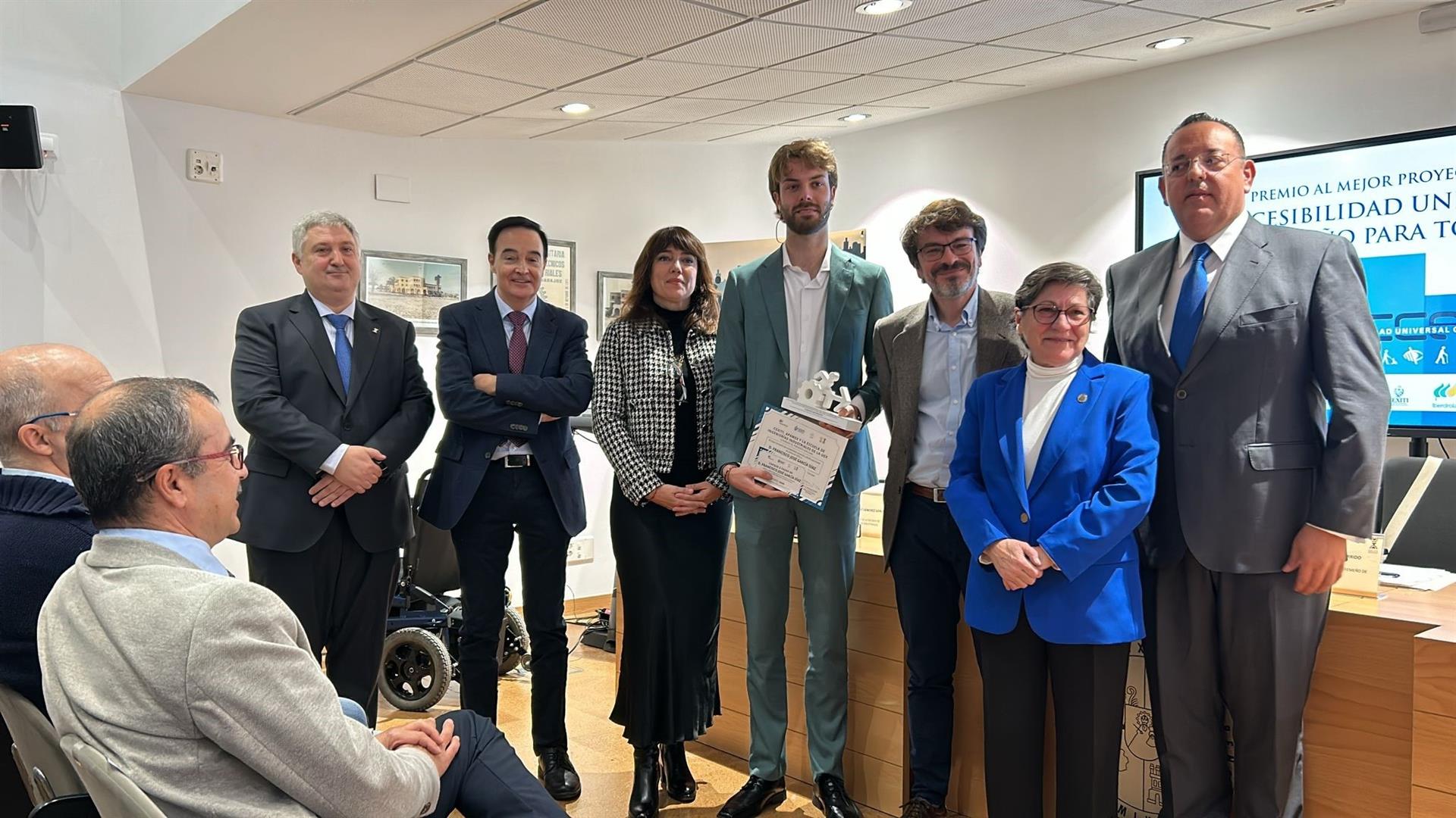 La Junta trabaja en una "carta de servicios" para "retener" el talento de los jóvenes extremeños La Junta trabaja en una "carta de servicios" para "retener" el talento de los jóvenes extremeños