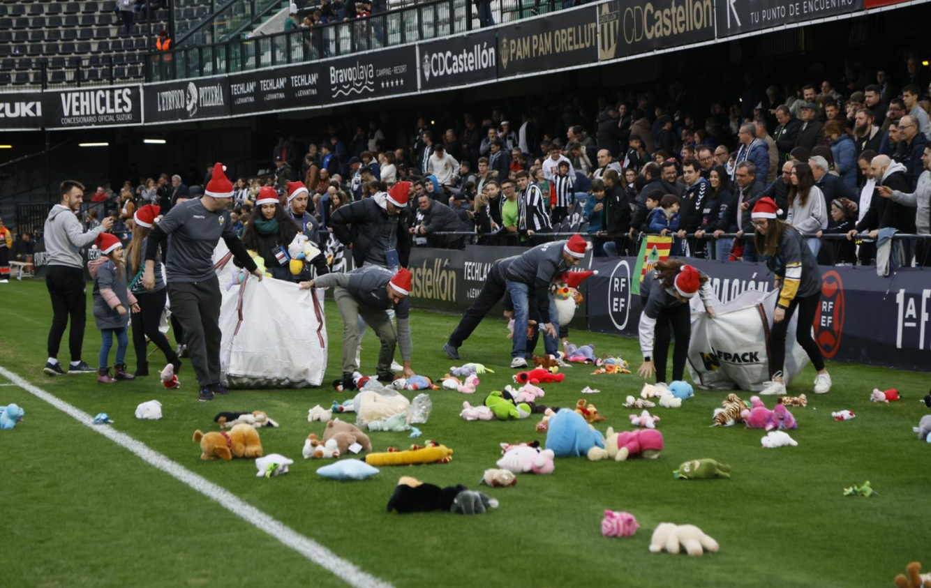 La lluvia de peluches regresa este domingo a Castalia La lluvia de peluches regresa este domingo a Castalia