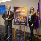 Salvador Fuentes y Narci Ruíz con el cartel de Navidad de la provincia de Córdoba