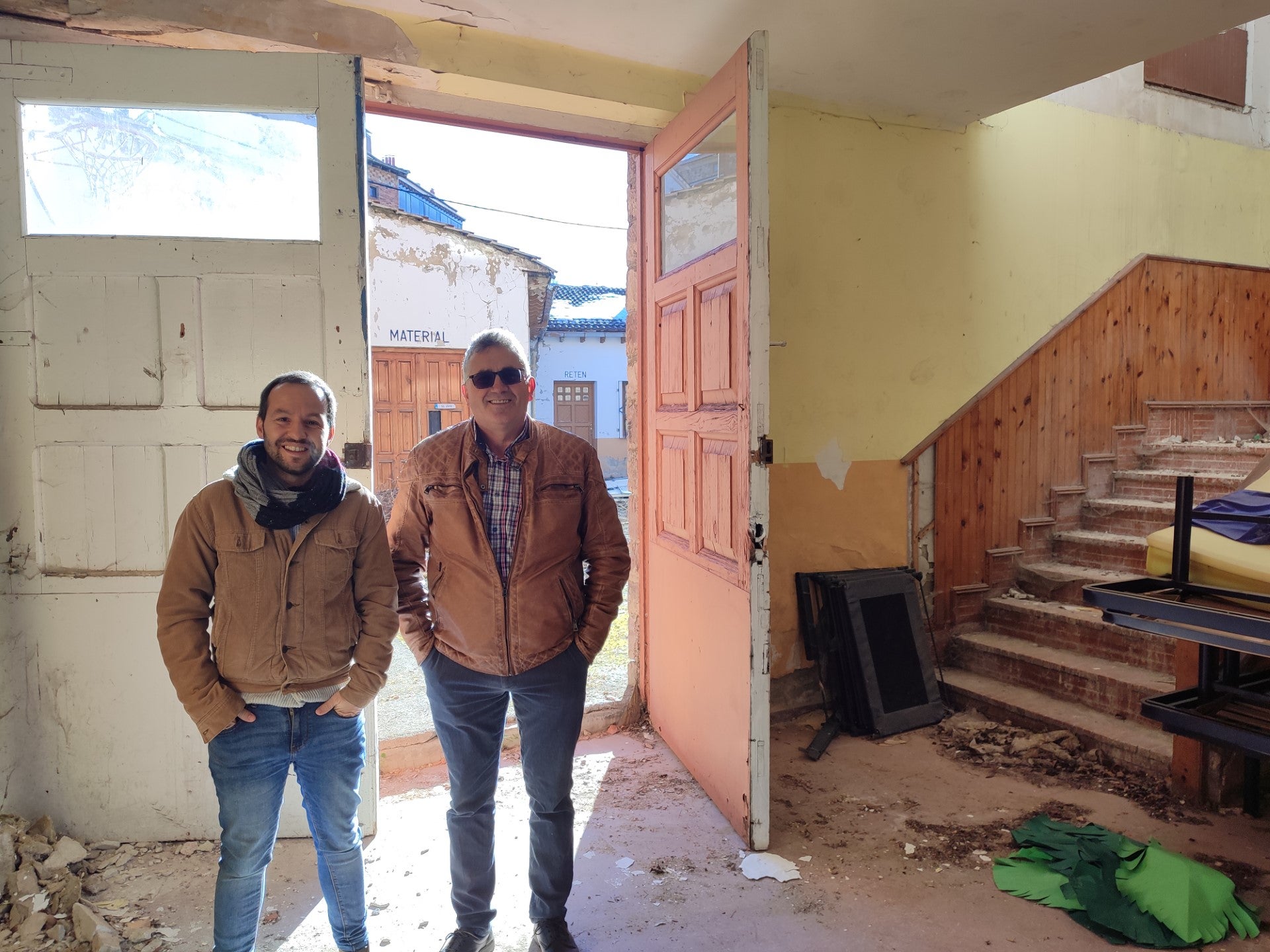 El ITJ transfiere a Barruelo de Santullán 562.000 euros para acometer la reforma integral de la Antigua Escuela de Artes y Oficios El ITJ transfiere a Barruelo de Santullán 562.000 euros para acometer la reforma integral de la Antigua Escuela de Artes y Oficios