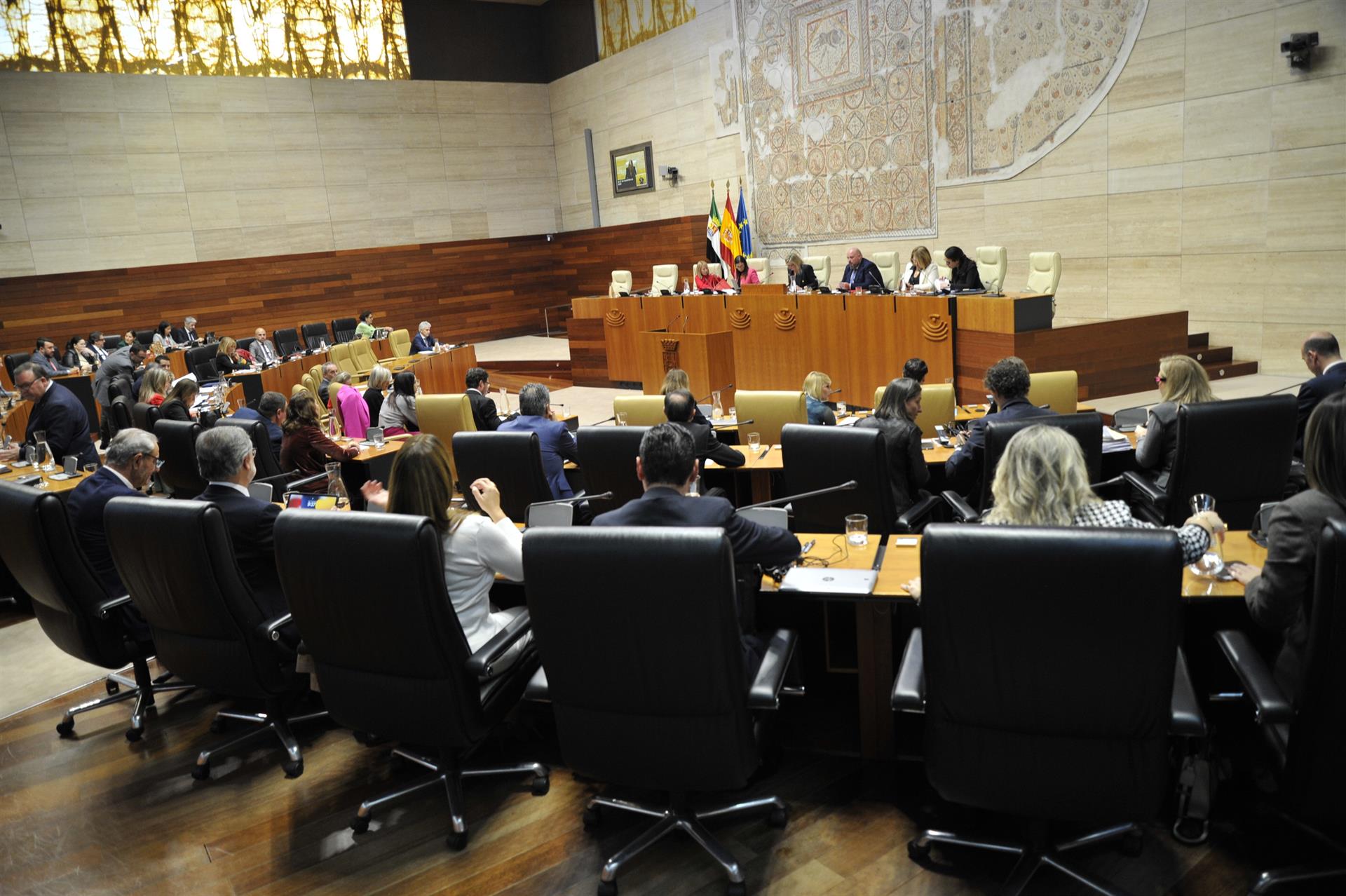 Desarrollo rural, Agenda 2030 o las ayudas por la enfermedad hemorrágica epizoótica centrarán el pleno de la Asamblea de este jueves Desarrollo rural, Agenda 2030 o las ayudas por la enfermedad hemorrágica epizoótica centrarán el pleno de la Asamblea de este jueves