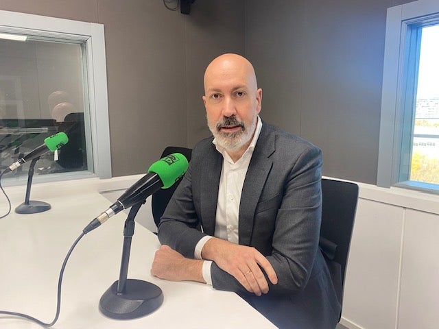 Nacho Cardero, sobre la 'fontanera' del PSOE: "Leire Díez se movía por Ferraz como Pedro por su casa" Nacho Cardero, sobre la 'fontanera' del PSOE: "Leire Díez se movía por Ferraz como Pedro por su casa"