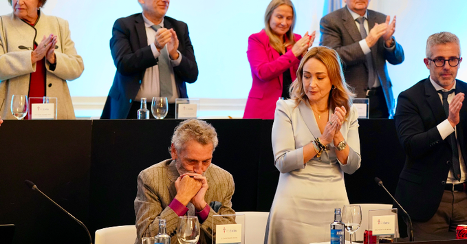 Carlos Mouriño cede el testigo a su Marián Carlos Mouriño cede el testigo a su Marián